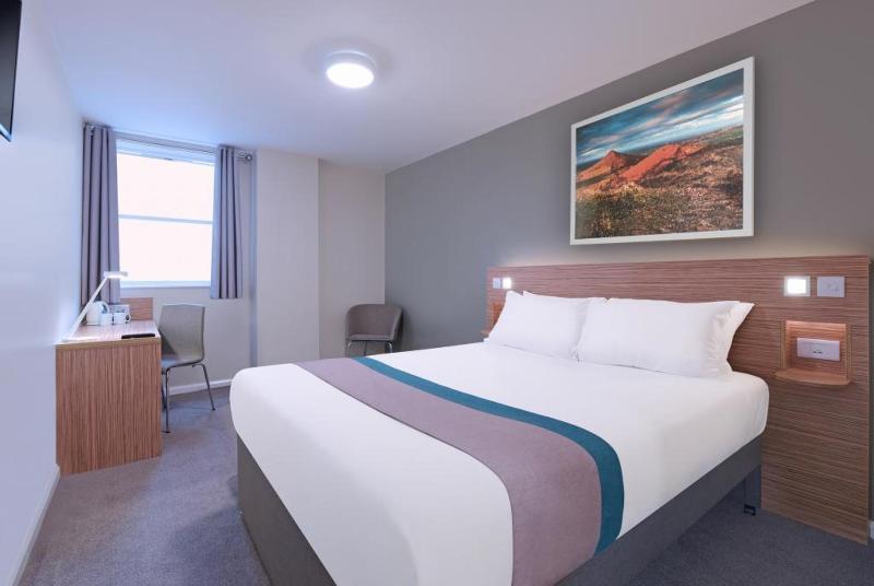 แทรเวลลอดจ์ ลอนดอน เฟลแทม Hotel Feltham ภายนอก รูปภาพ
